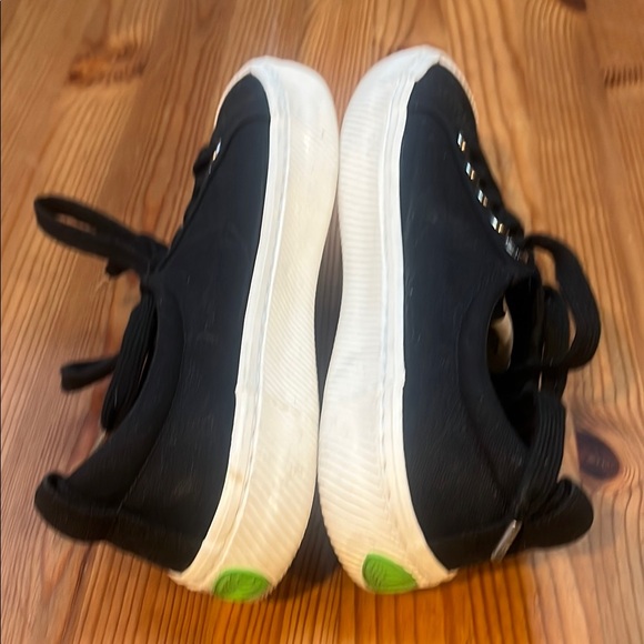 Cariuma Black Canvas Sneakers - Picture 12 of 14